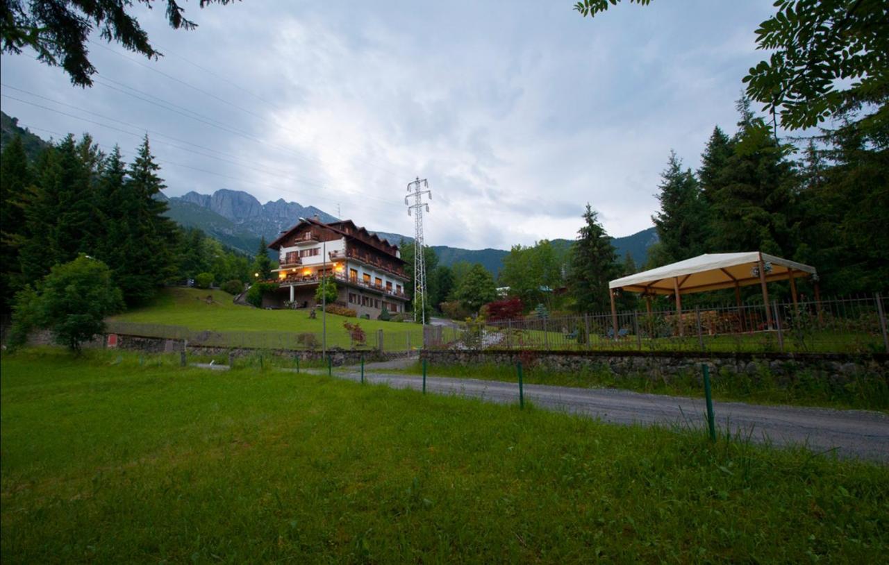 Albergo Ristorante Scanapa Castione della Presolana Ngoại thất bức ảnh